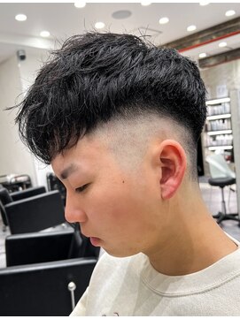 ルースト 京都駅前店(ROOST) 【フェード】前下がりバングスタイル