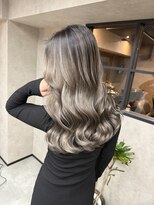 サニー 渋谷(SUNNY) バレイヤージュ、ハイライト、レイヤーロング、グレーベージュ