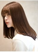 ミディアムヘア レイヤー 顔周り ワンカール ナチュラルブラウン