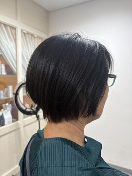 ハンナ(hanna) 丸みショート