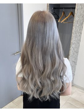 ラピステン 福岡天神 大名店(Lapis) ブリーチ/ダブルカラー/ハイトーン/ギャル/ペールシルバー