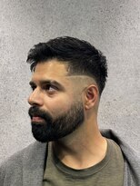フジヤマバーバーショップ アジト(FUJIYAMA BARBER SHOP ajito)&nbsp;ミドルフェード　ラインアート　ショートスタイル