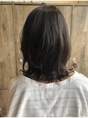 毛先に遊びのあるスタイル！