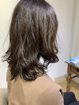 ユーネリー(U-NERY) ミディアムパーマ