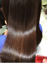 アイノアの縮毛矯正は一人一人の髪質に合わせて薬剤調合をしていく完全オーダー制！ [AInoa　金町店