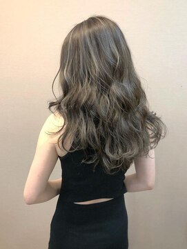 カルフール ロコ 草加西口店(Carrefour LOCO) ハイライト/デザインカラー/トリートメント/コテ巻き/アッシュ