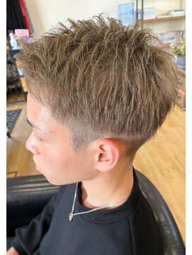 ディ グラント(D GRANT) 【ダブルカラー】アップバングショート☆