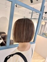 ラソニシカサイ(Lazo nishikasai)&nbsp;白髪ぼかしハイライト切りっぱなしボブ