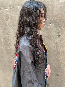 レフ(LEF) 縦落ちスパイラル/ロングパーマ/髪質改善トリートメント/波巻き