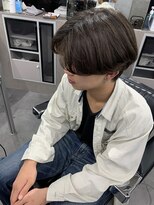 クロムトウキョウ ザ バーバー ネオン 新宿店(CHROM TOKYO the Barber ne/on)&nbsp;前下がりセンターパート