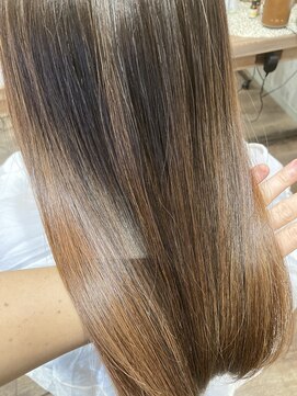 ユーリカ リチェルコ 四天王寺前夕陽ケ丘店 ハイライト/髪質改善トリートメント