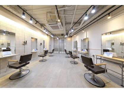オーバーヘアー 枚方店(over hair)の写真