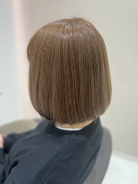 アンベリールフルー(EMBELLIR fleur) オイルカラー×つやボブ