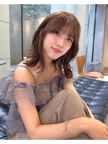 サンバレー(SUNVALLEY)&nbsp;鎖骨ミディアム 外ハネ レイヤー シースルーバング アッシュ