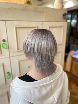 ウルフ／レイヤー／シルバー／ブリーチ