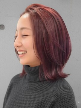 外ハネレイヤーミディアム×バーガンディーカラー