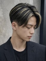 オルカ(ORCA)&nbsp;メンズ/ハイライト/刈り上げセンターパート/ブリーチ/新宿