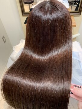 トゥーリ(tuuli) 髪質改善トリートメント☆浦田陽平