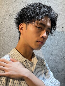 ルックグッドストア(LOOK GOOD STORE) スパイラルパーマ センターパート ツイストスパイラルパーマ元町