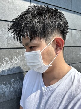 ヒュイル バイ ニアウ(Hwyl by Niau) メンズマッシュショートパーマスパイラルパーマニュアンスパーマ