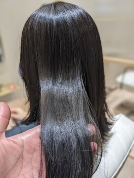 ジーナ 川崎(Zina) 透明感×艶感　ダークグレー　zina川崎 永田