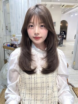 レイラバイアフロート 吉祥寺(Lila by afloat) ☆ふんわり動くハッシュカット顔まわりフルバングレイヤーカット