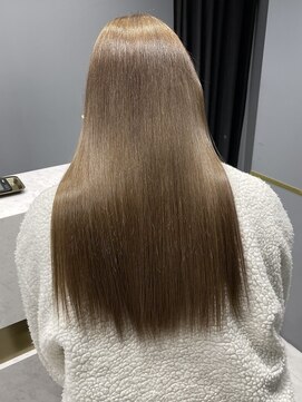 ウル 岡山駅店(ULu.) サラつやロング　アッシュベージュ　岡山髪質改善