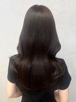 レイヤーカット × 美髪グレージュ