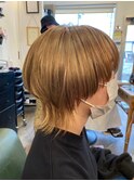 金髪ウルフ