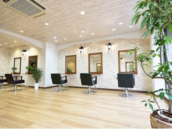ノーブル ヘア ガーデン(Noble hair garden)の写真/ベテランスタッフのみ在籍の安心感が嬉しい◎落ち着いた店内で贅沢なサロンタイムをお過ごし頂けます！
