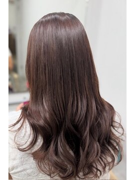 プラグ(Plug) 似合わせカットロングヘアアッシュブラウンレイヤー巻き髪つや髪