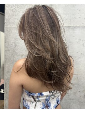 ヌエン 渋谷(NU/EN) 海外ガール風ロングレイヤーカット/バタフライカット/小顔カット