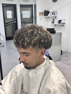 カルロイースタイル(CARLO e-style) ミニアフロ／アフロパーマ／特殊パーマ