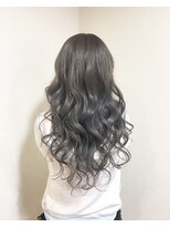 ヴィダ クリエイティブ ヘアーサロン(Vida creative hair salon) グレージュ×シルバー