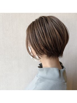 プラグ バイ ネオリーブ(plug by neolive) ハンサムショート　前下がりショートで小顔に♪