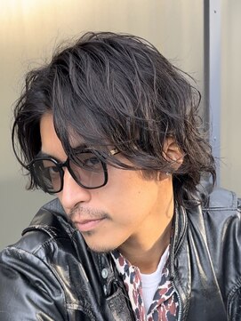 オルト(Altn) 大人の黒髪ミディアムロング波巻きパーマツイストスパイラルヘア