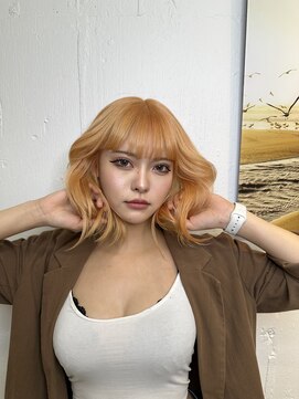 リノショアーズ 元町店(RINOSHORES) ぱっつん前髪外ハネフェイスレイヤーペールオレンジブロンド