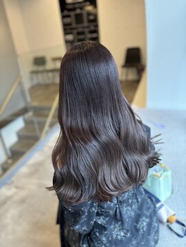 アオ(ao.) 透明感たっぷりグレージュ/レイヤーカット/夏のヘアアレンジ