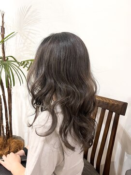 ゼンドットカラスマ(Zen.karasuma) 透明感白髪ぼかし