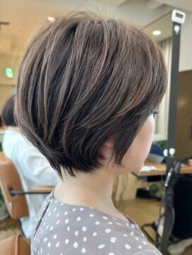 ビュートヨナカ(VIEW TOYONAKA) 【30代/40代/50代】白髪ぼかしカラー/小顔ショート/豊中