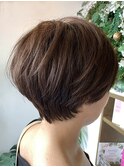 美シルエット前下がり丸みショート
