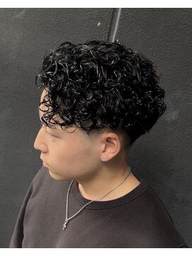 イーラ アメ村店(era) センチパーマ　ツイストスパイラル眉カットメンズパーマ