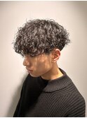動きスパイラル強めのツイストスパイラルパーマ