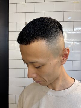 フランクスバーバーリザーブ 人形町店(FRANK’S BARBER RESERVE) リバースセンターパート/ニュアンスパーマ/ダウンバング/人形町