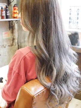 ノエル ヘアー アトリエ(Noele hair atelier) 『Noele』波巻き×シルバーグレージュ☆