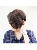 すっきり小顔に見せる耳かけレイヤーショート