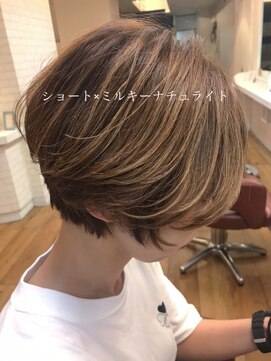 ヴィックス クリスタル(VIC’S crystal) 【VICS 川口】ショート×ミルキーハイライトカラー【チヒロ】