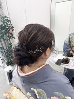 リル(re'll)&nbsp;《花屋併設》シニヨンダークアッシュ酸性ストレート/ヘアセット