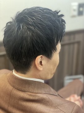 ミリオンバックス 上野(Million Bucks) スキンフェードアップバング