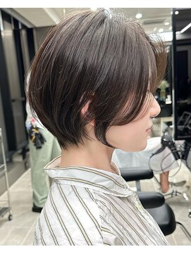 ハルキミナト ジャパン トウキョウ(HARUKI MINATO japan TOKYO) 30代40代50代耳かけショート前髪なしハンサムショートカット